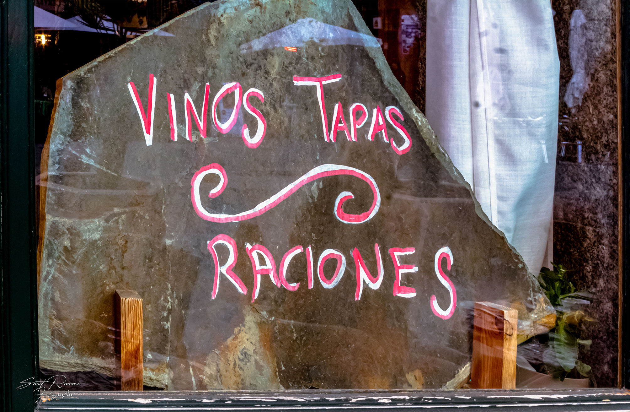 Vinos, Tapas y Raciones